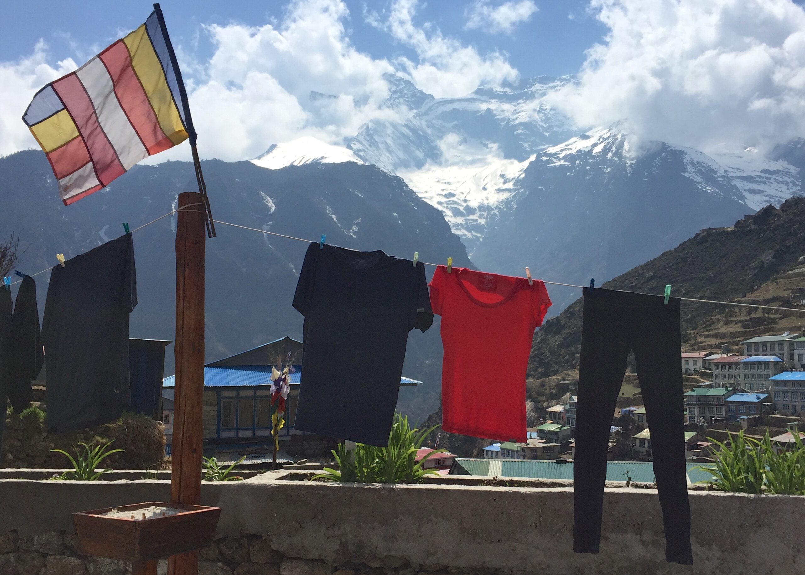 bamboo-clothes-drying-mt-everest