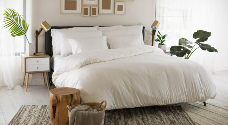 cariloha-bed_white-duvet-sheets