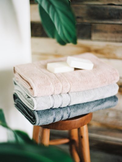 Bustle Magazine Spotlights Cariloha as One of Best Luxury Bath Towels
