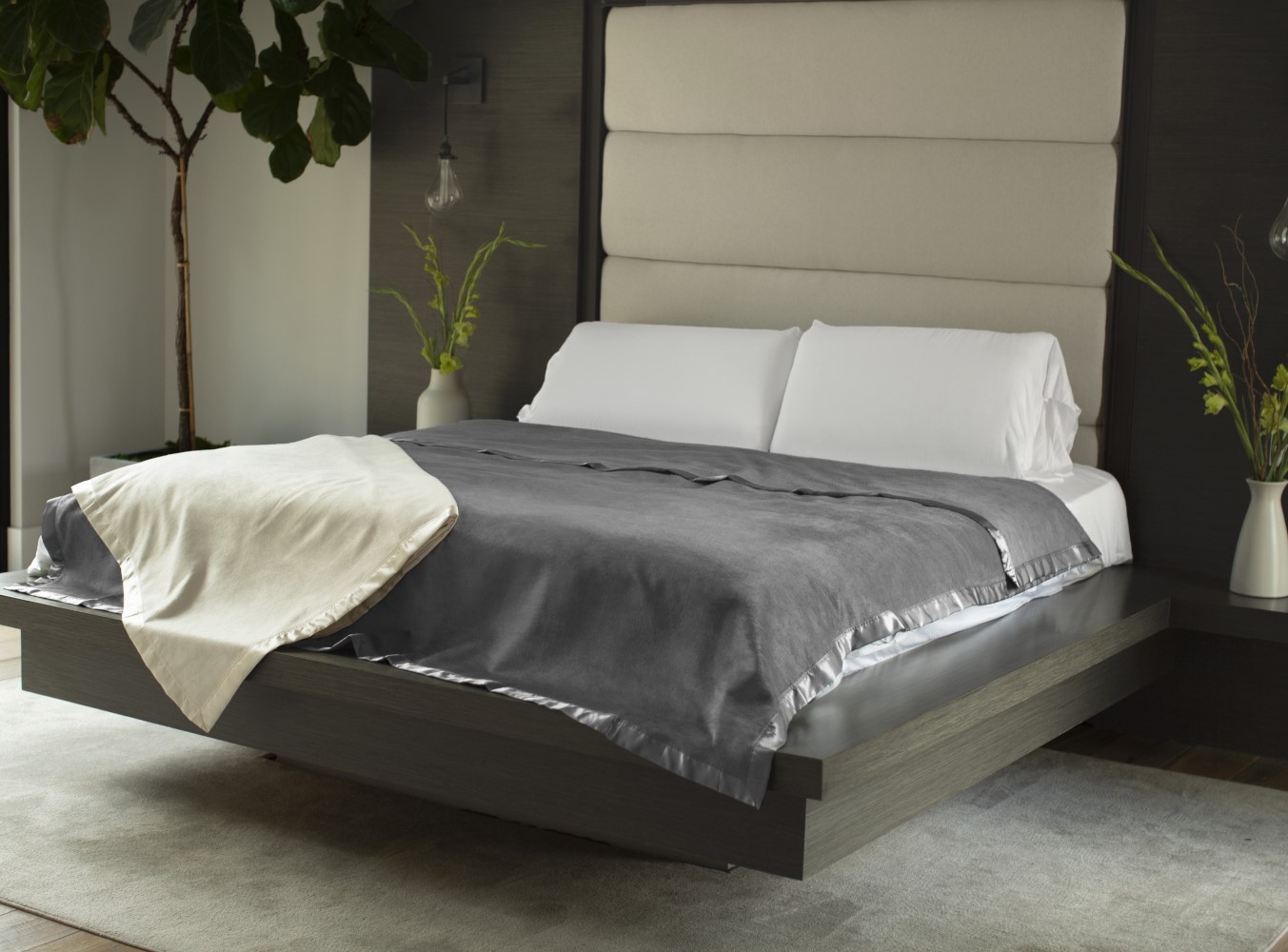 cariloha-fleece-bamboo-blanket-bed